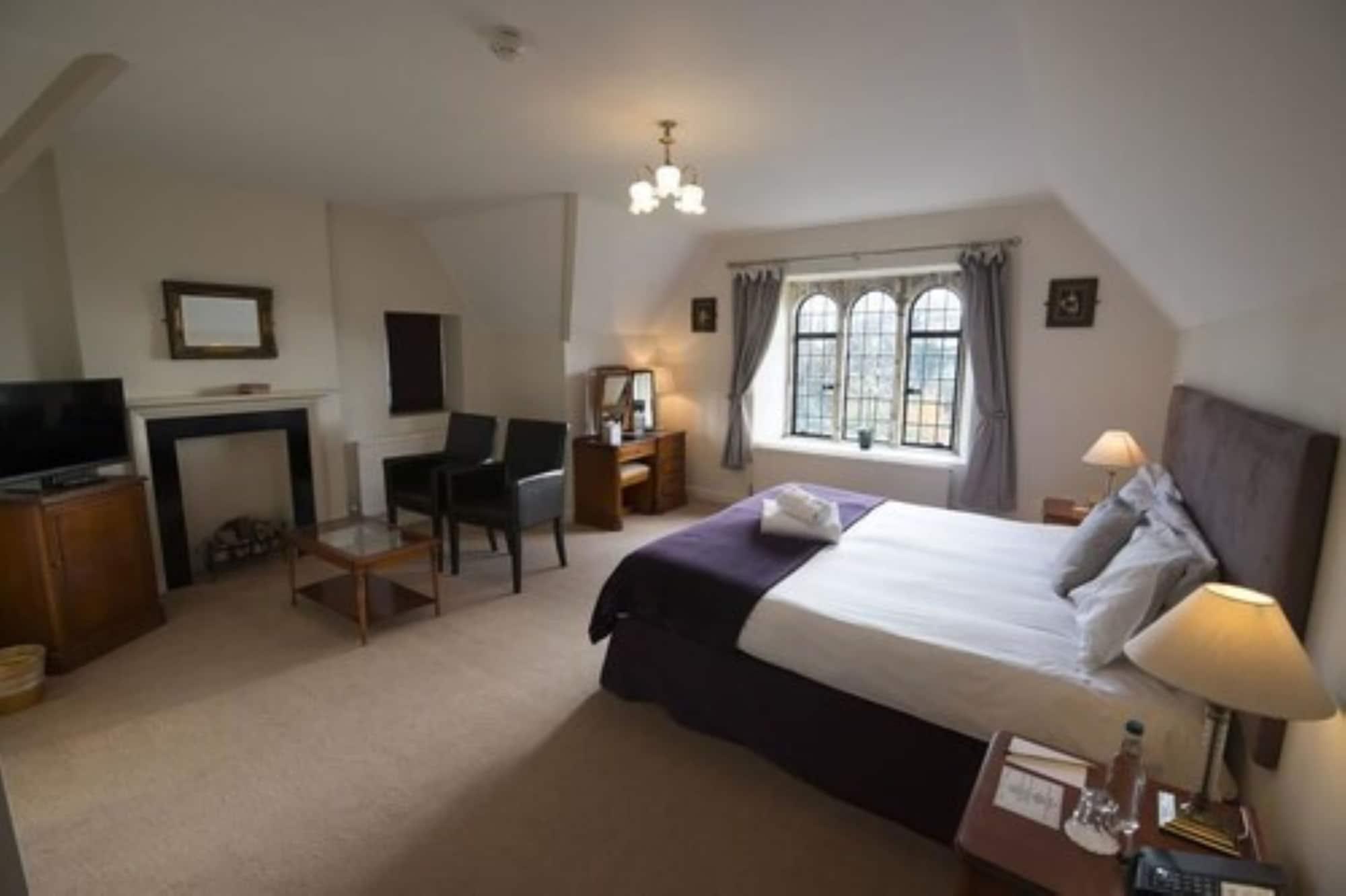 Stonehouse Court - A Bespoke Стоунхаус