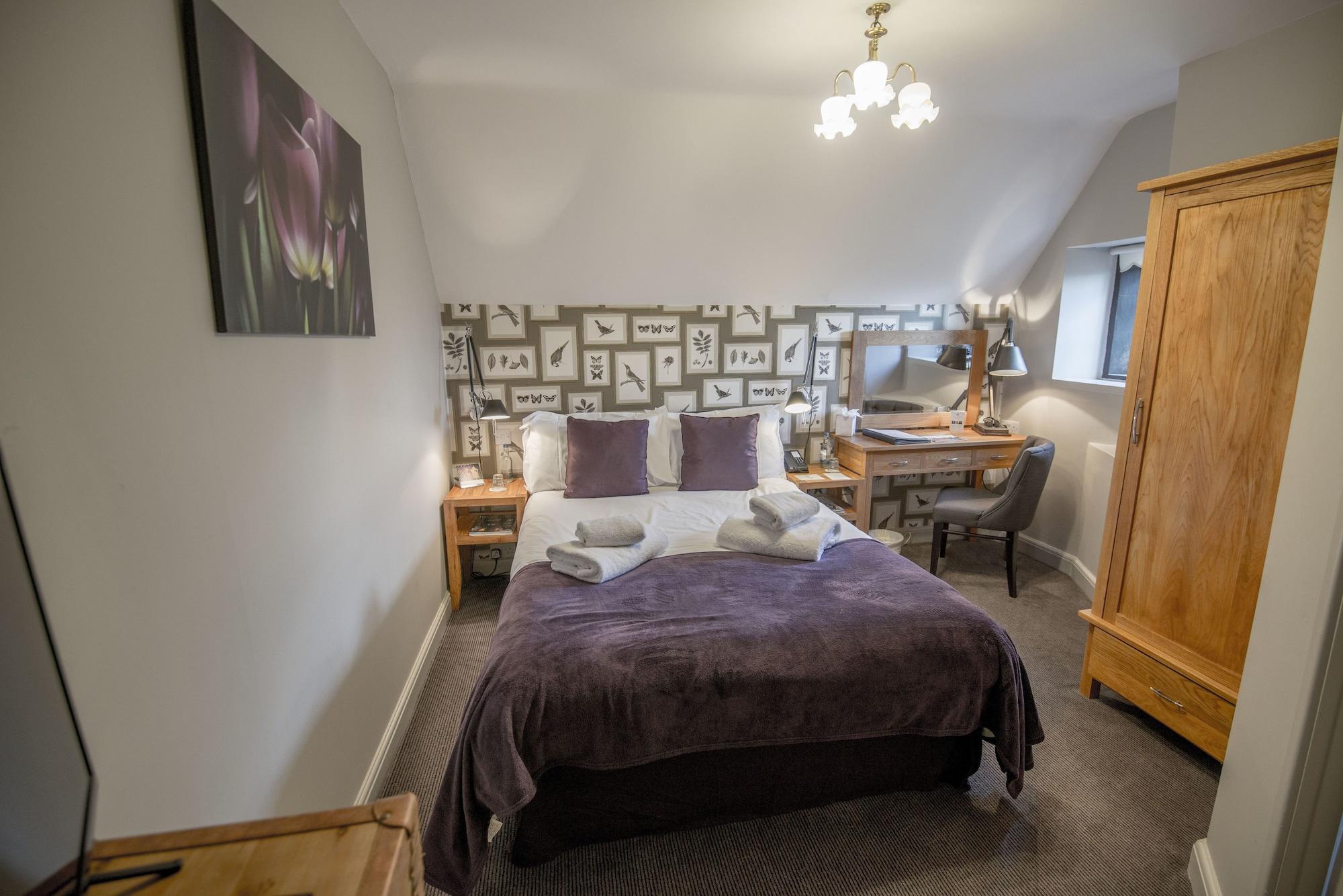 Отель Stonehouse Court - A Bespoke 3*