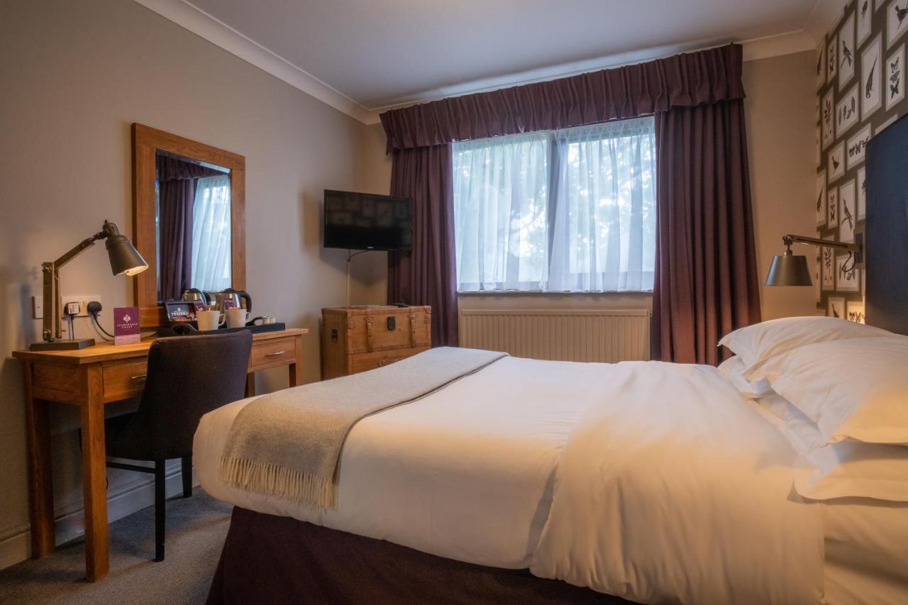 Отель Stonehouse Court - A Bespoke