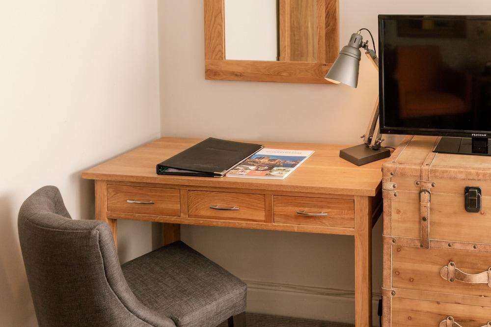 Stonehouse Court - A Bespoke 3* Стоунхаус