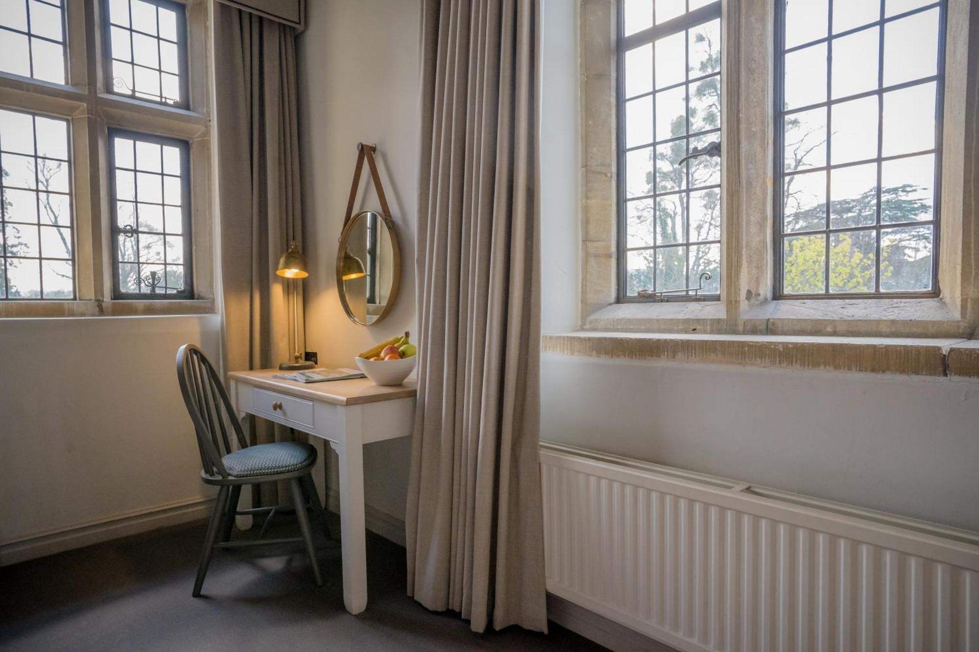 Stonehouse Court - A Bespoke 3* Стоунхаус