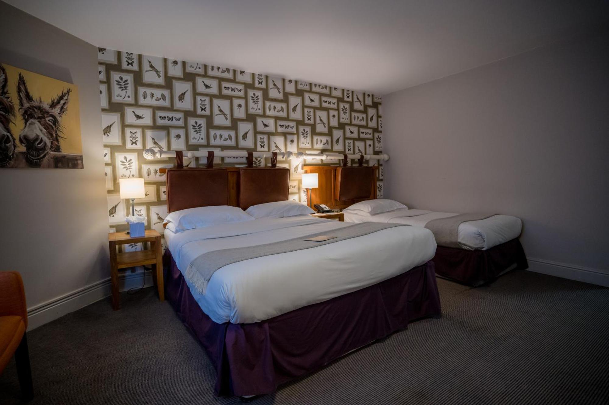 Отель Stonehouse Court - A Bespoke