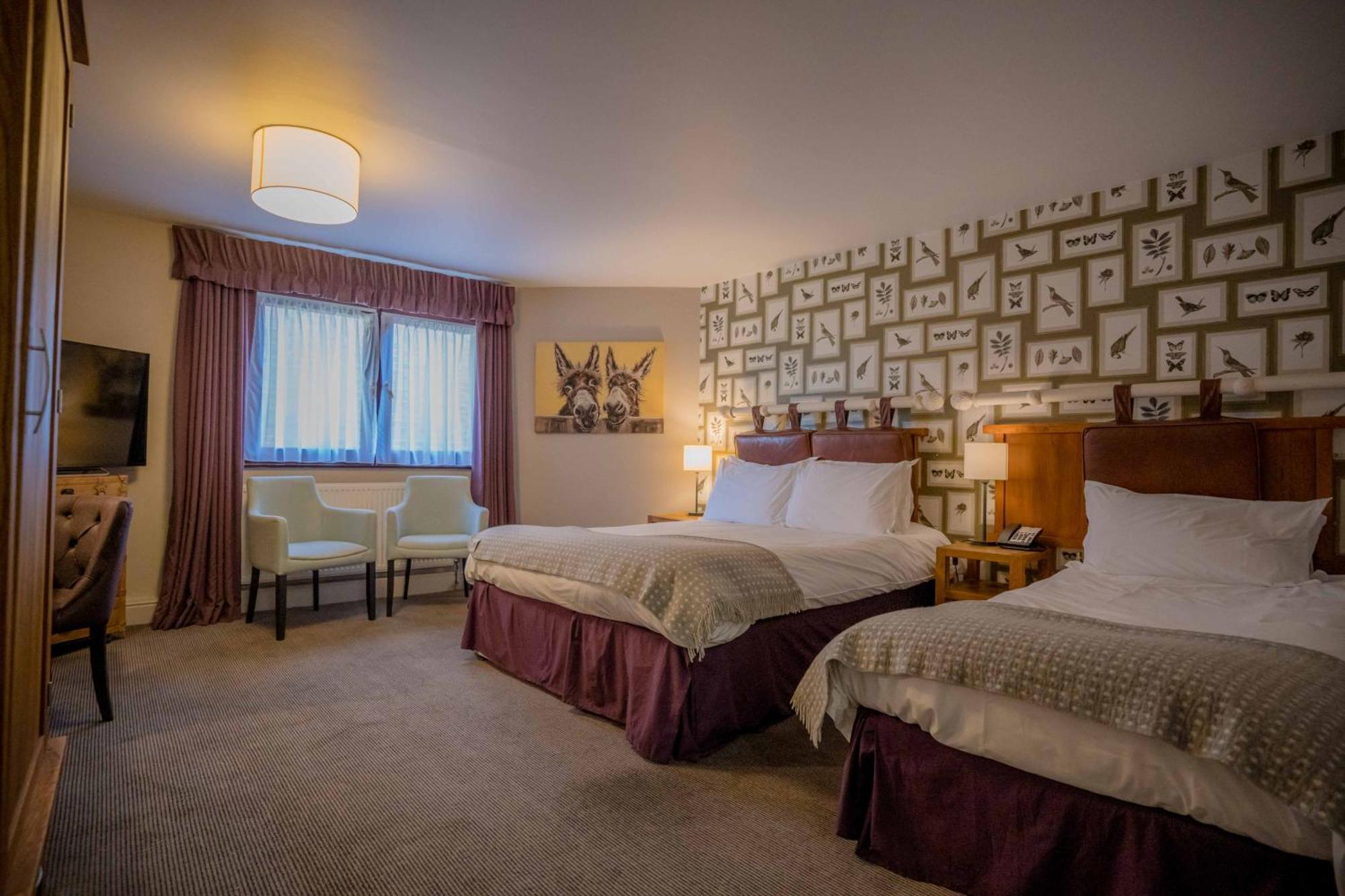 Stonehouse Court - A Bespoke Отель