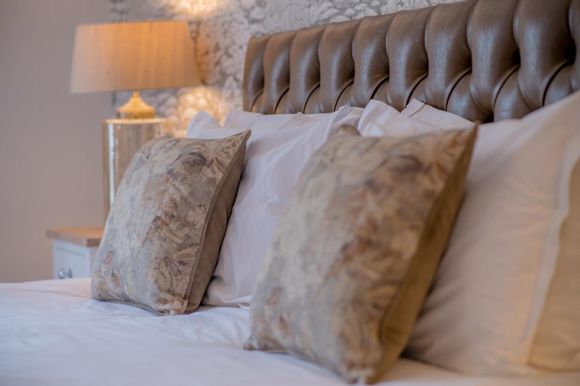 Отель Stonehouse Court - A Bespoke 3*