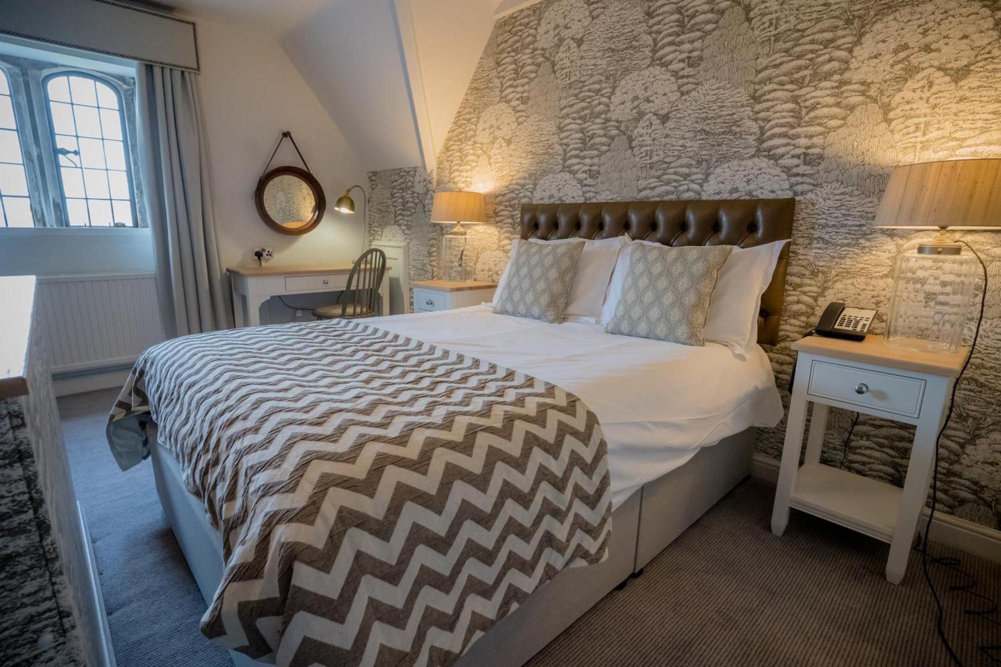 Stonehouse Court - A Bespoke Стоунхаус